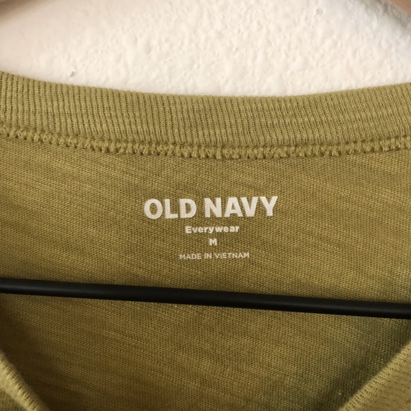 Old Navy EveryWear Long Sleeve T-Shirt - Picture 5 of 7